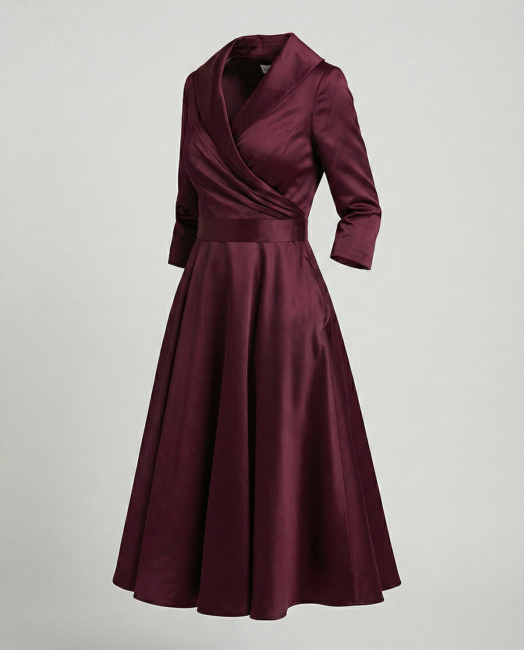 Elegantes Wickelkleid mit breitem Kragen
