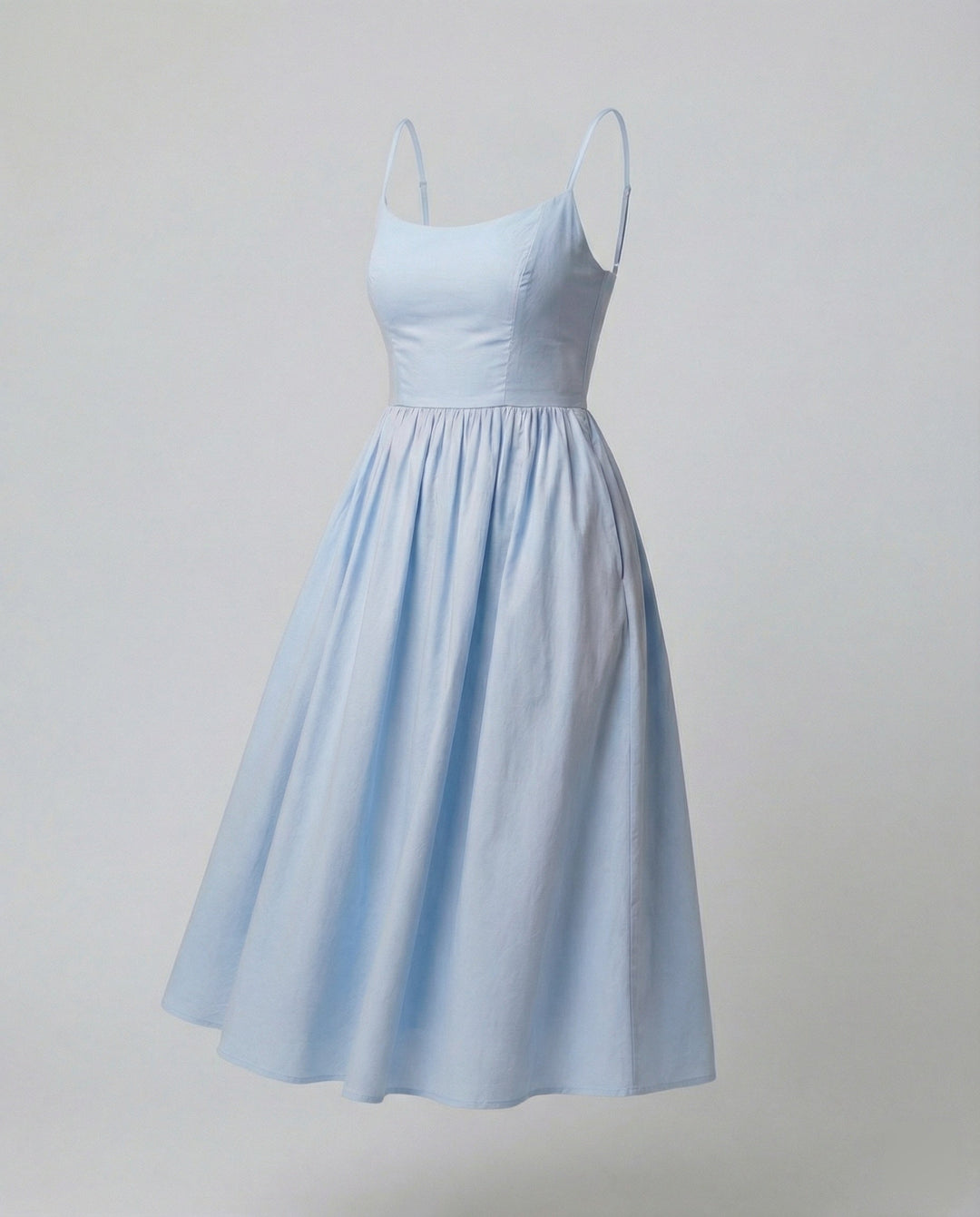 Echoarchiv | Einfarbiges Kleid mit U-Ausschnitt und Strapsen