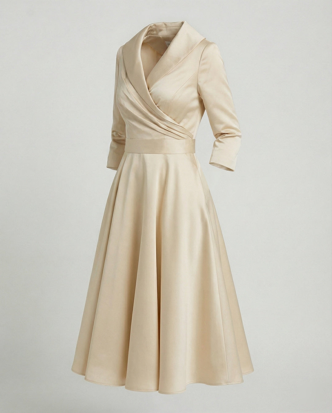 Elegantes Wickelkleid mit breitem Kragen