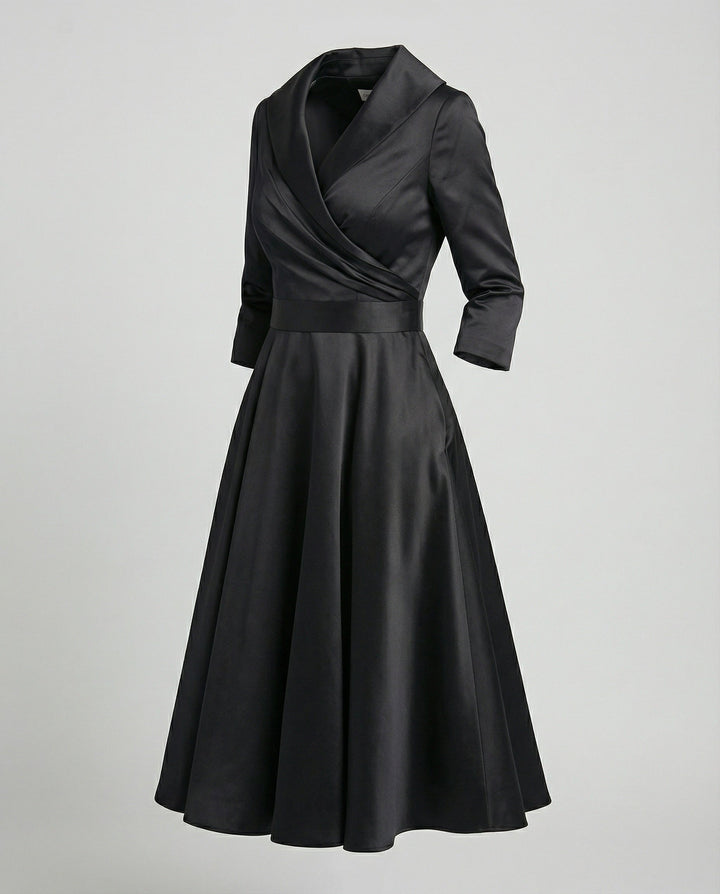 Elegantes Wickelkleid mit breitem Kragen