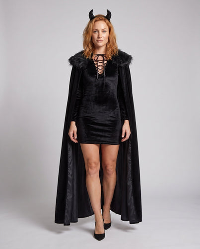Damen elegantes Kostümkleid mit Kapuze und Schneckenärmeln Echo Archiv