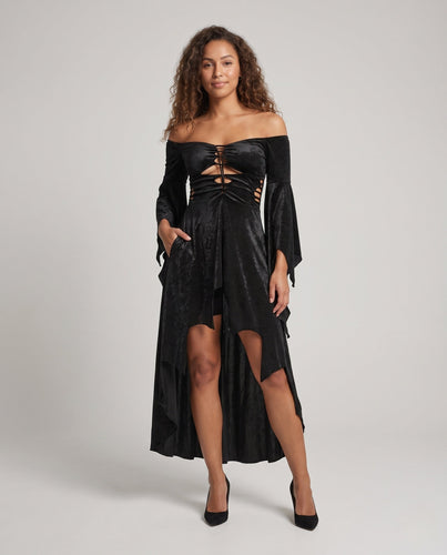 Damen Zauberhaftes Abendkleid mit weit ausgestellten Ärmeln Echo Archiv