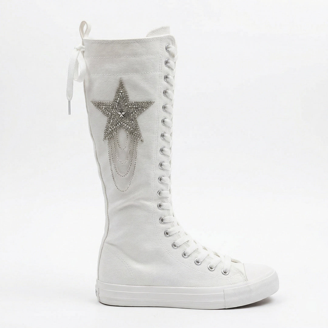 Echoarchiv - Schnürstiefel mit Quasten