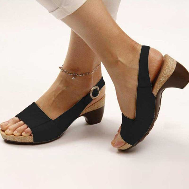 Echoarchiv | Stilvolle Sandalen mit Absatz für hohen Tragekomfort und gute Fußunterstützung