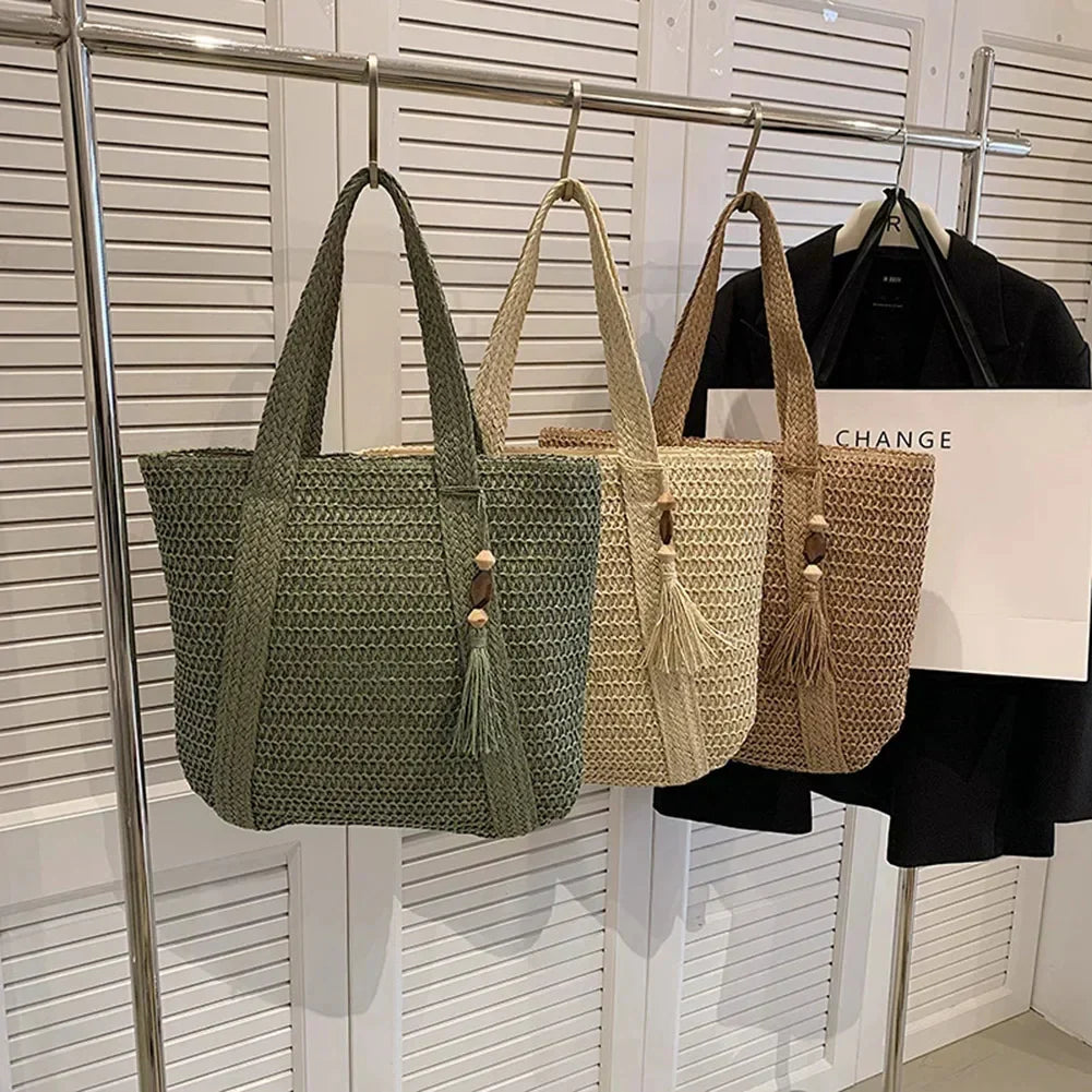 Echoarchiv | Sommertasche Aus Stroh mit Lässigem Design