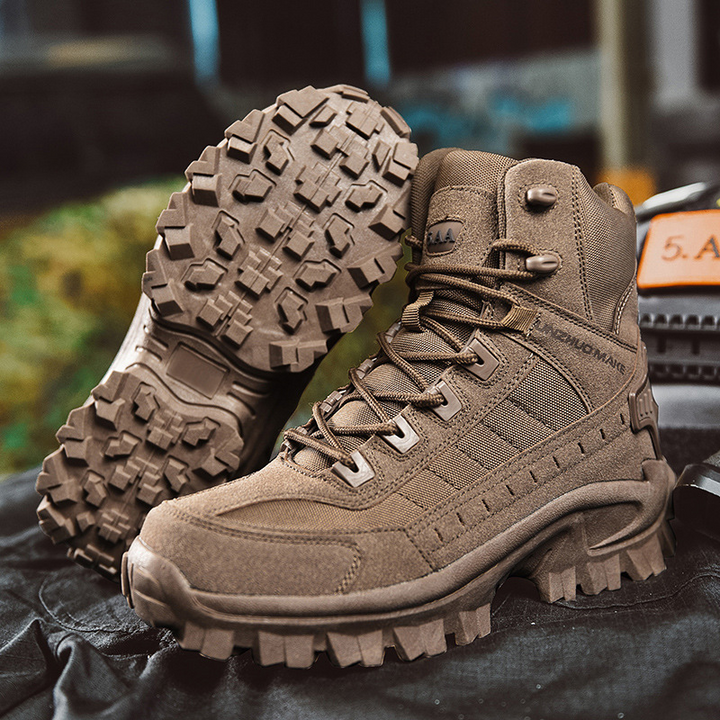 Coole militärische Winterstiefel