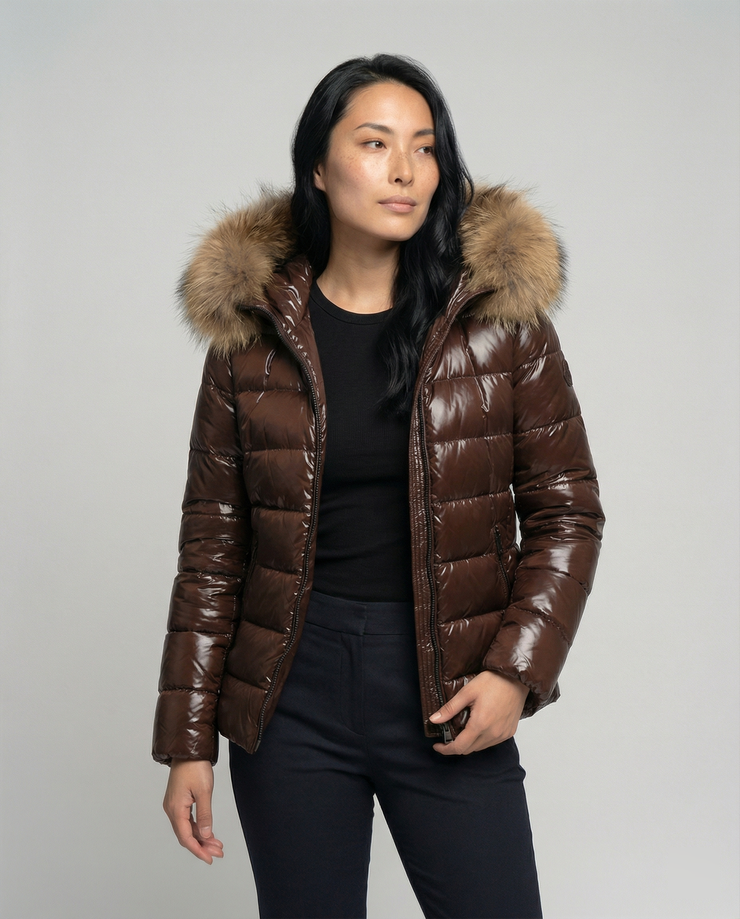 Damen Winterdaunenjacke mit abnehmbarer Kapuze und luxuriösem Fellkragen Echoarchiv