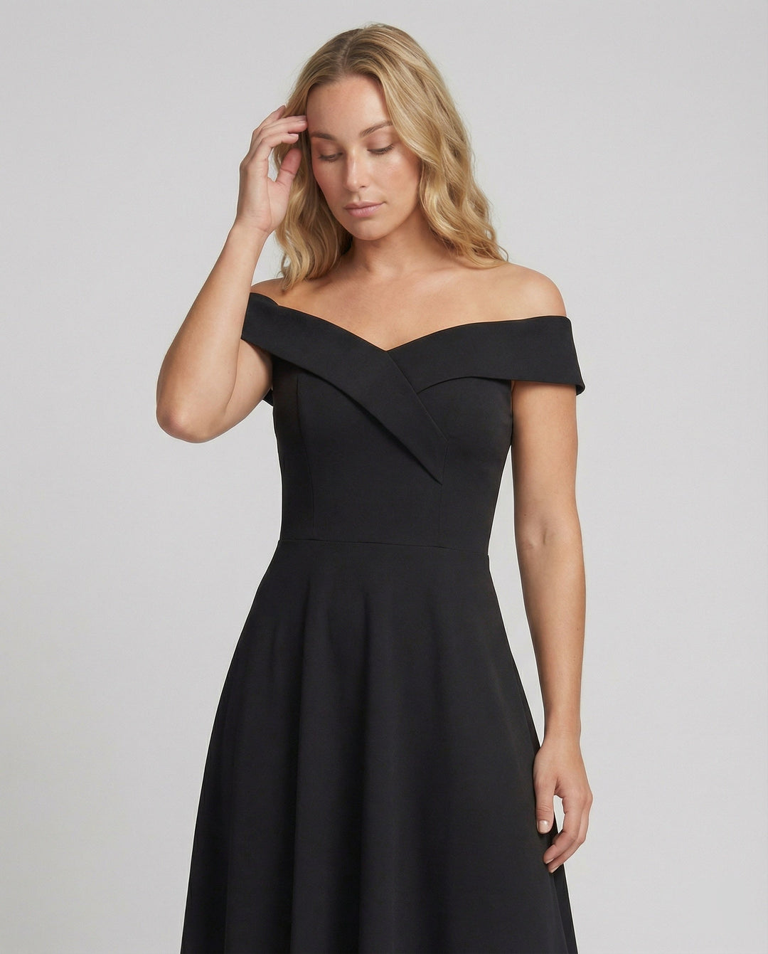 Echoarchiv | Elegantes Off-Shoulder Langes Catwalk Abendkleid