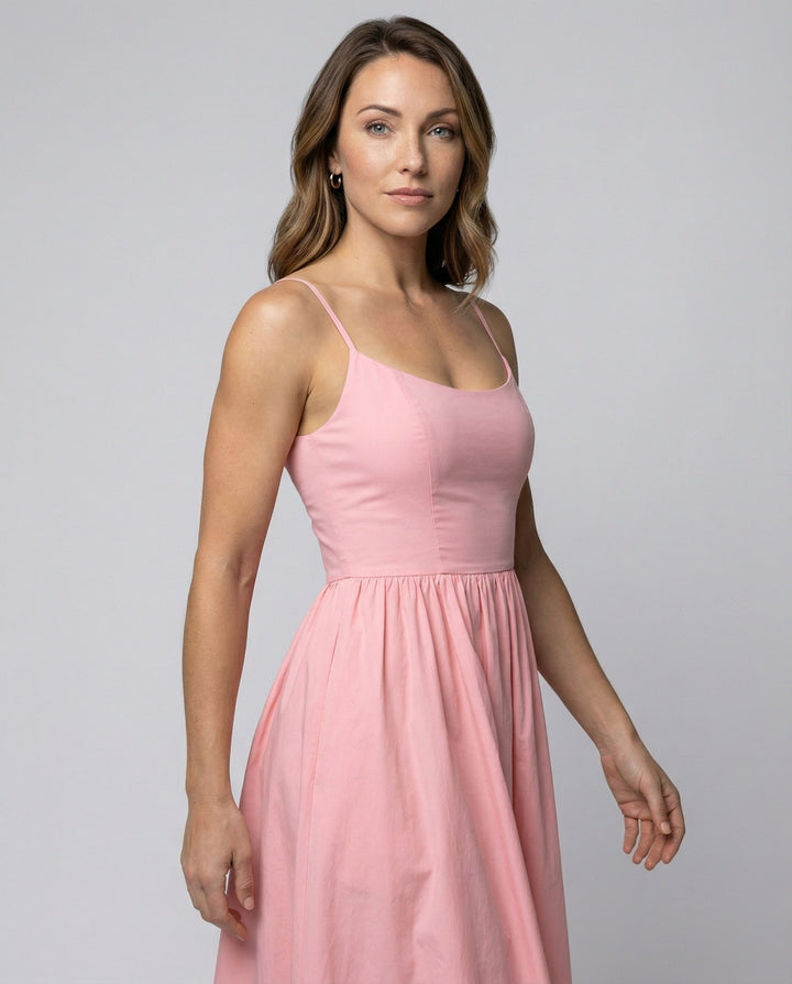 Echoarchiv | Einfarbiges Kleid mit U-Ausschnitt und Strapsen