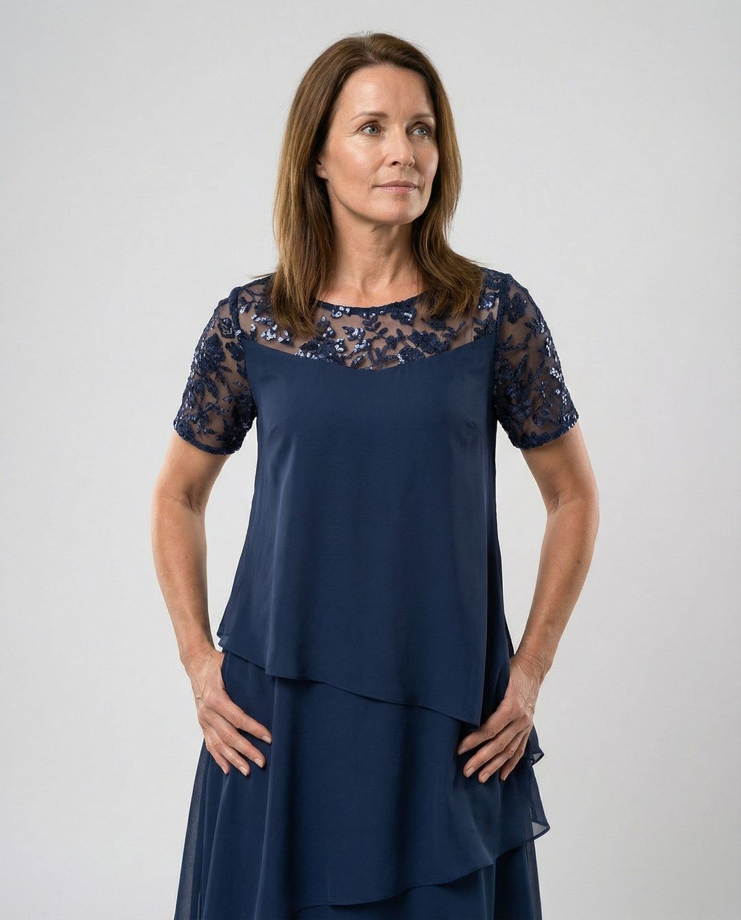 Damen Elegantes Schichtkleid mit Spitzenärmel und asymmetrischem Saum Echoarchiv