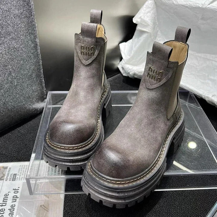 Damen Lederstiefel mit Chunky PlatEchoarchivu & Trendigem Design | Echoarchiv