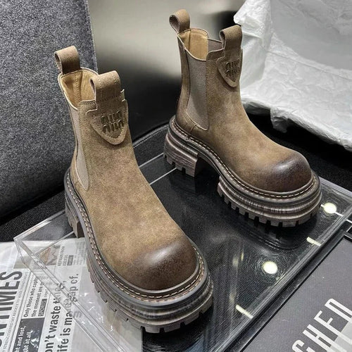 Damen Lederstiefel mit Chunky PlatEchoarchivu & Trendigem Design | Echoarchiv