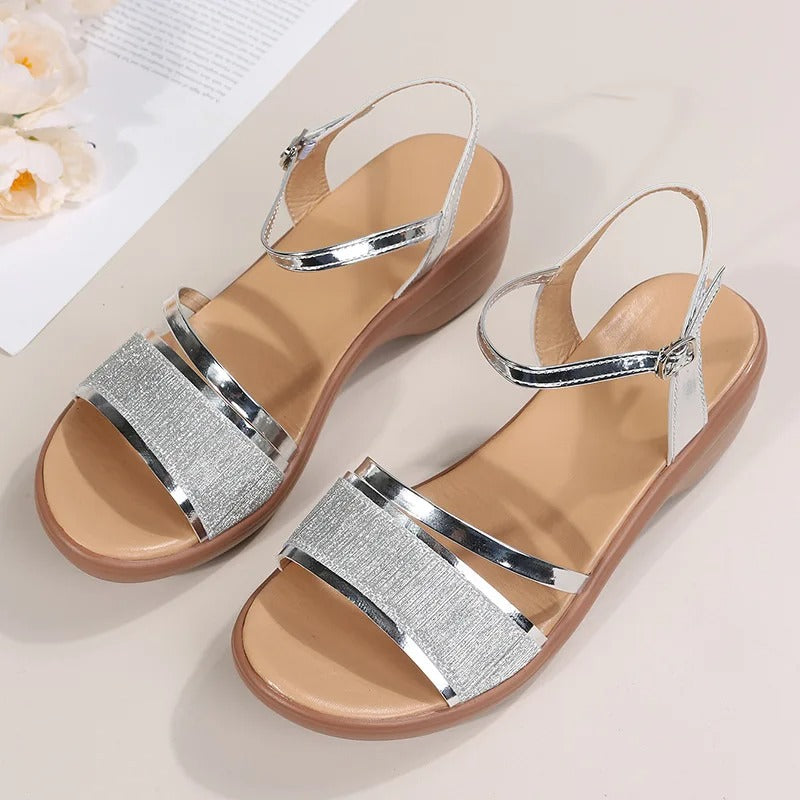 Echoarchiv | Orthopädische Sandalen mit Keilabsatz
