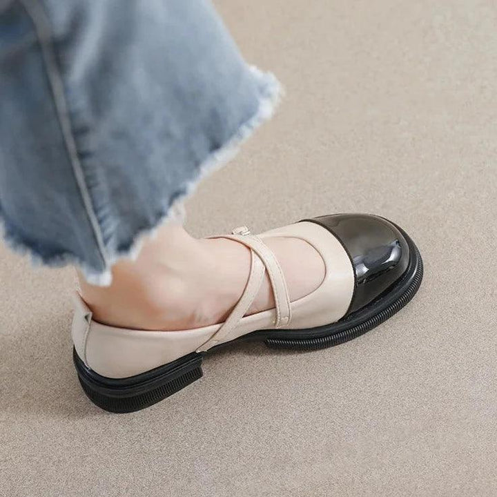 Echoarchiv | Zweifarbige Mary-Jane-Flats mit Doppelriemen