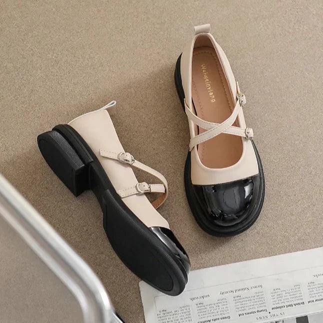 Echoarchiv | Zweifarbige Mary-Jane-Flats mit Doppelriemen