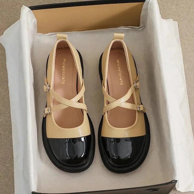 Echoarchiv | Zweifarbige Mary-Jane-Flats mit Doppelriemen