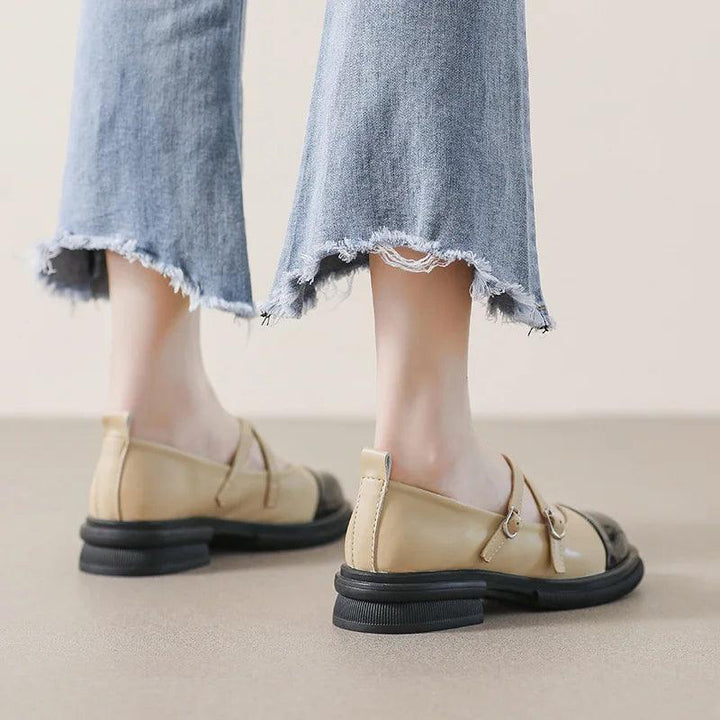 Echoarchiv | Zweifarbige Mary-Jane-Flats mit Doppelriemen