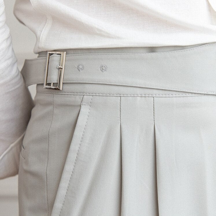 Echoarchiv Classic: Stilvolle Hose mit Schnalle