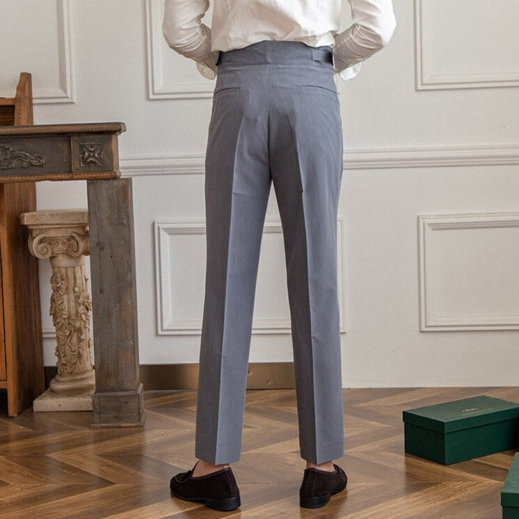 Echoarchiv Classic: Stilvolle Hose mit Schnalle