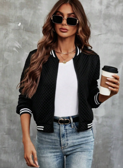 Trendige Bomberjacke Für Einen lässigen Look – Avenza