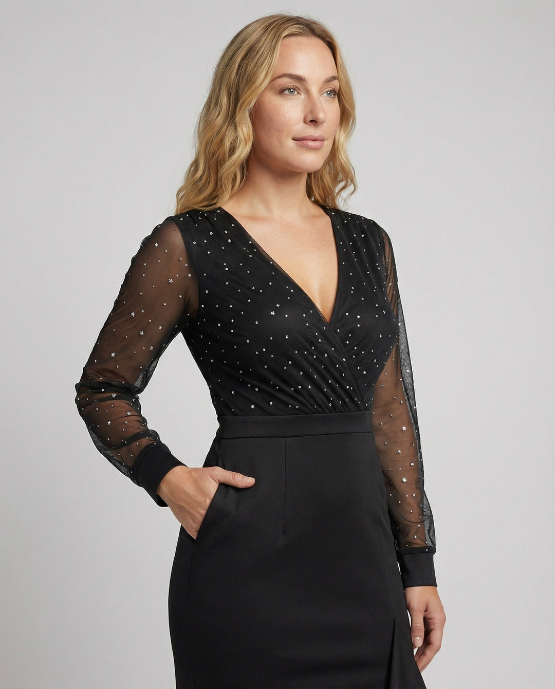 Langes, Glänzendes, Mit Pailletten Gerüschtes, Elegantes Abendkleid In Schwarz – Valéora