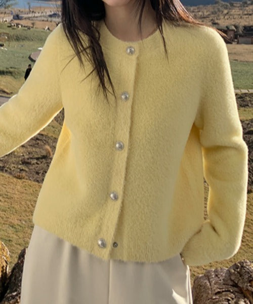 Gestrickte Strickjacke mit Knopfleiste – Veloura