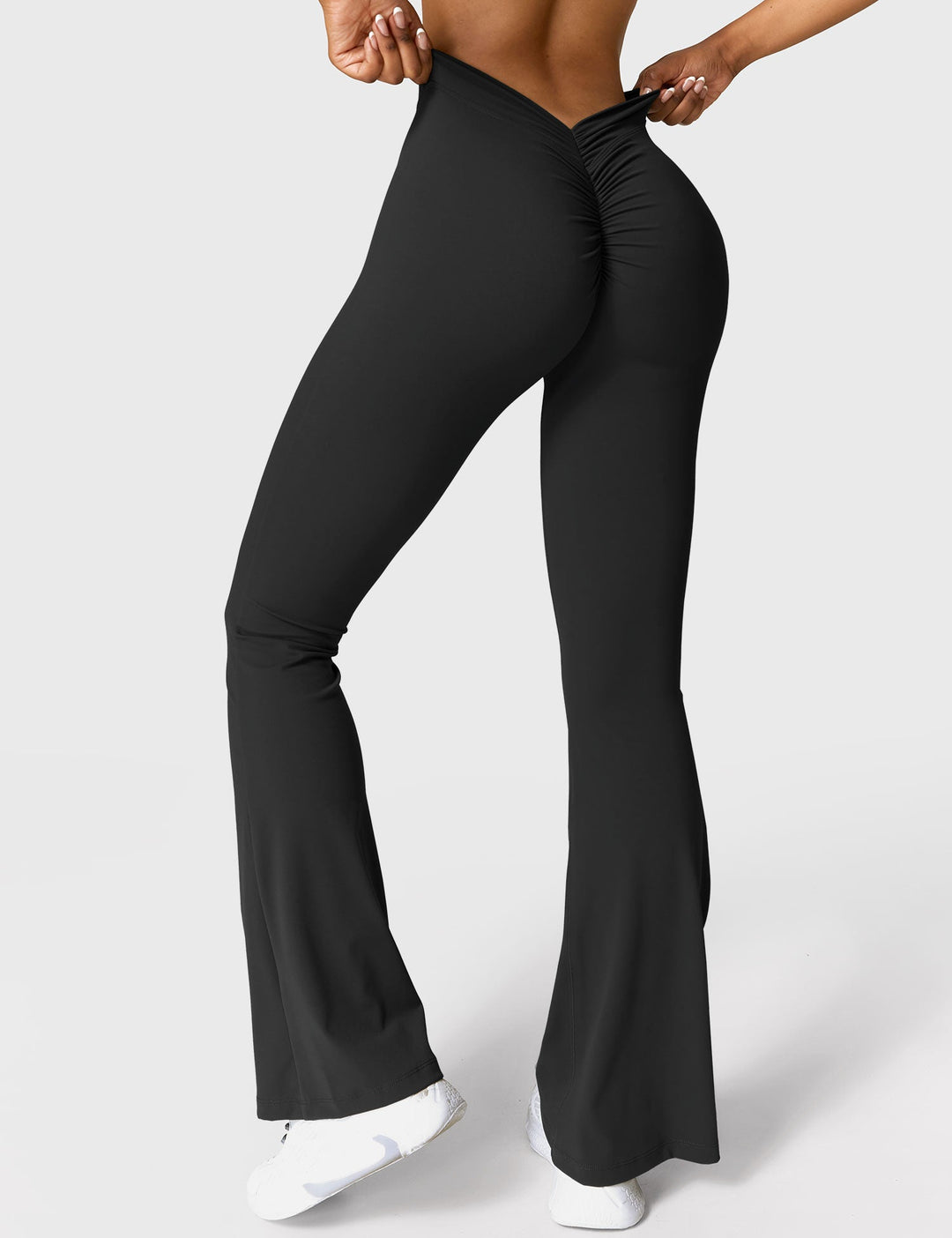 Echoarchiv | Ausgestellte Leggings mit V-Ausschnitt