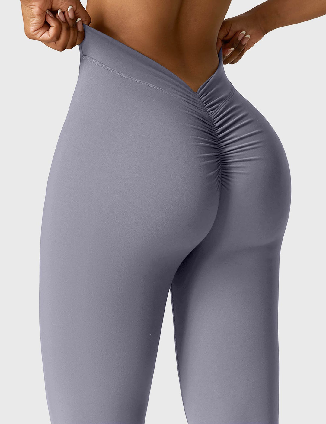 Echoarchiv | Ausgestellte Leggings mit V-Ausschnitt