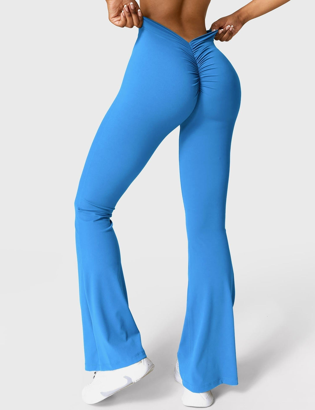 Echoarchiv | Ausgestellte Leggings mit V-Ausschnitt