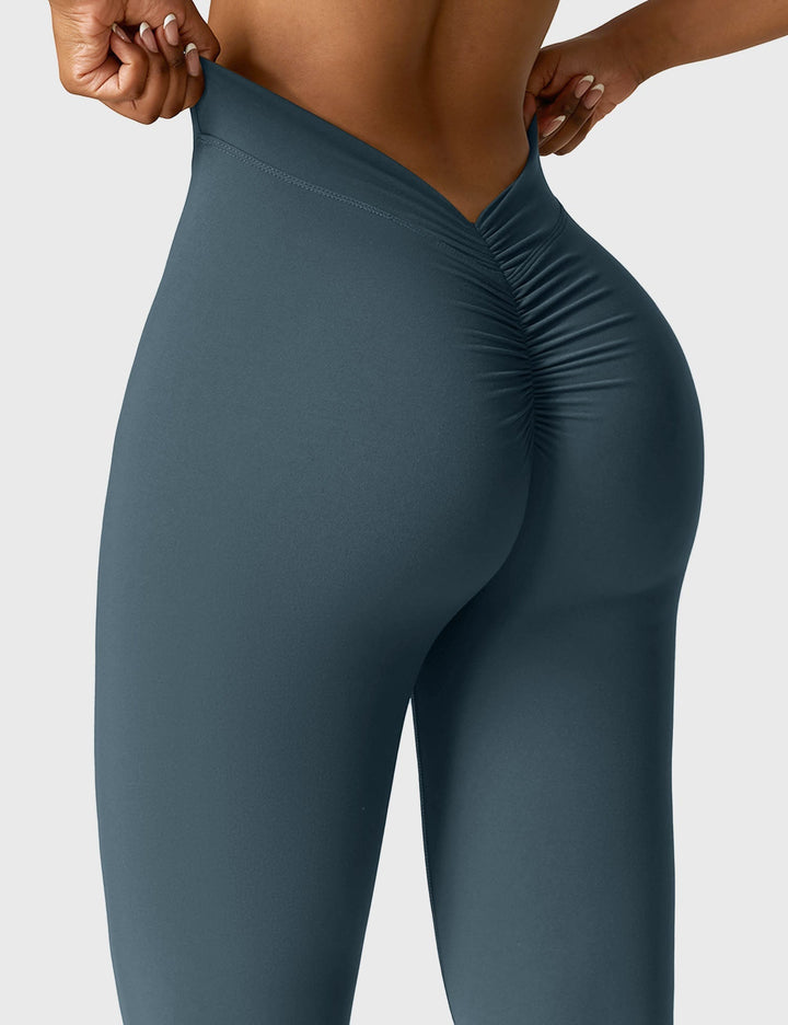 Echoarchiv | Ausgestellte Leggings mit V-Ausschnitt