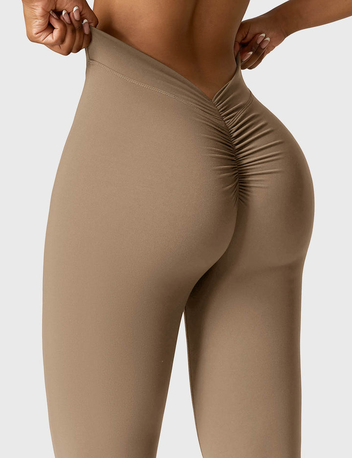 Echoarchiv | Ausgestellte Leggings mit V-Ausschnitt