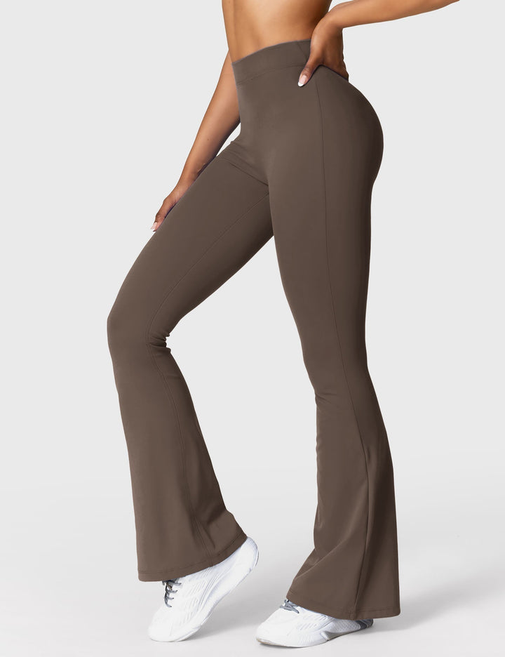 Echoarchiv | Ausgestellte Leggings mit V-Ausschnitt