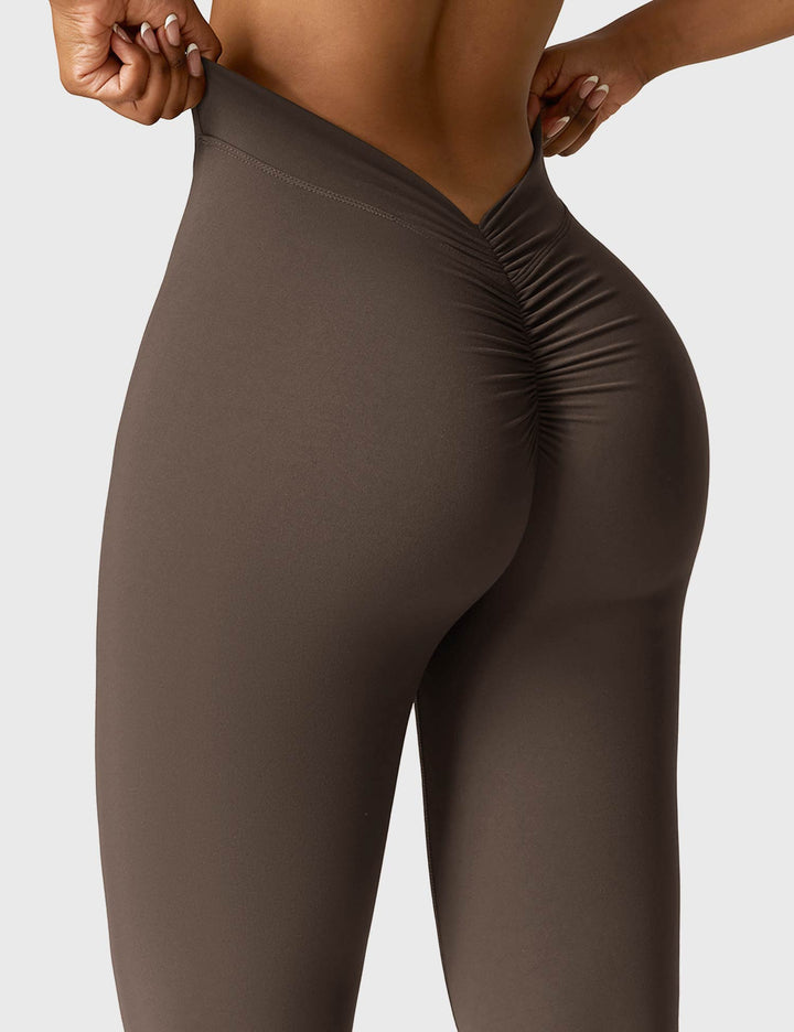 Echoarchiv | Ausgestellte Leggings mit V-Ausschnitt
