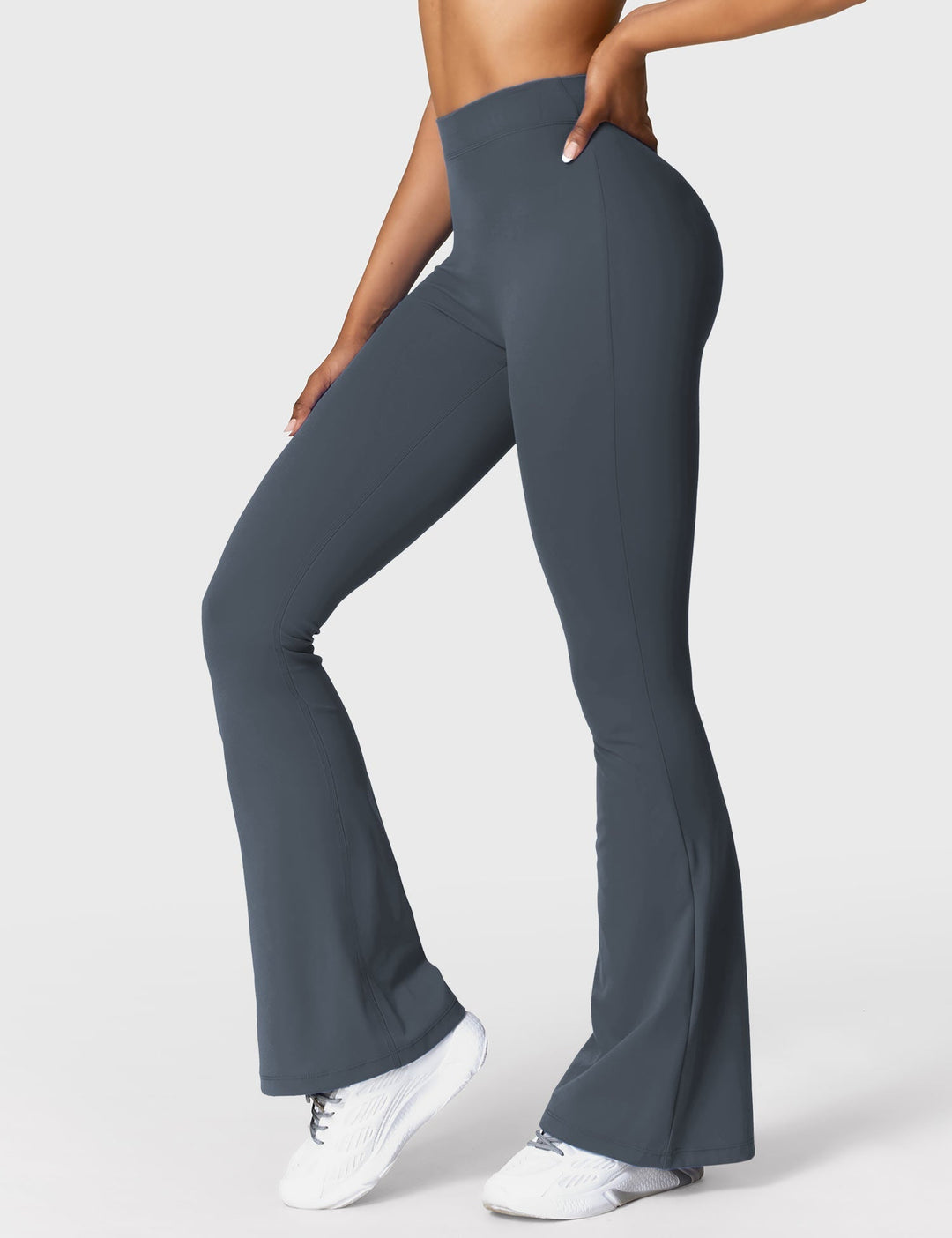 Echoarchiv | Ausgestellte Leggings mit V-Ausschnitt