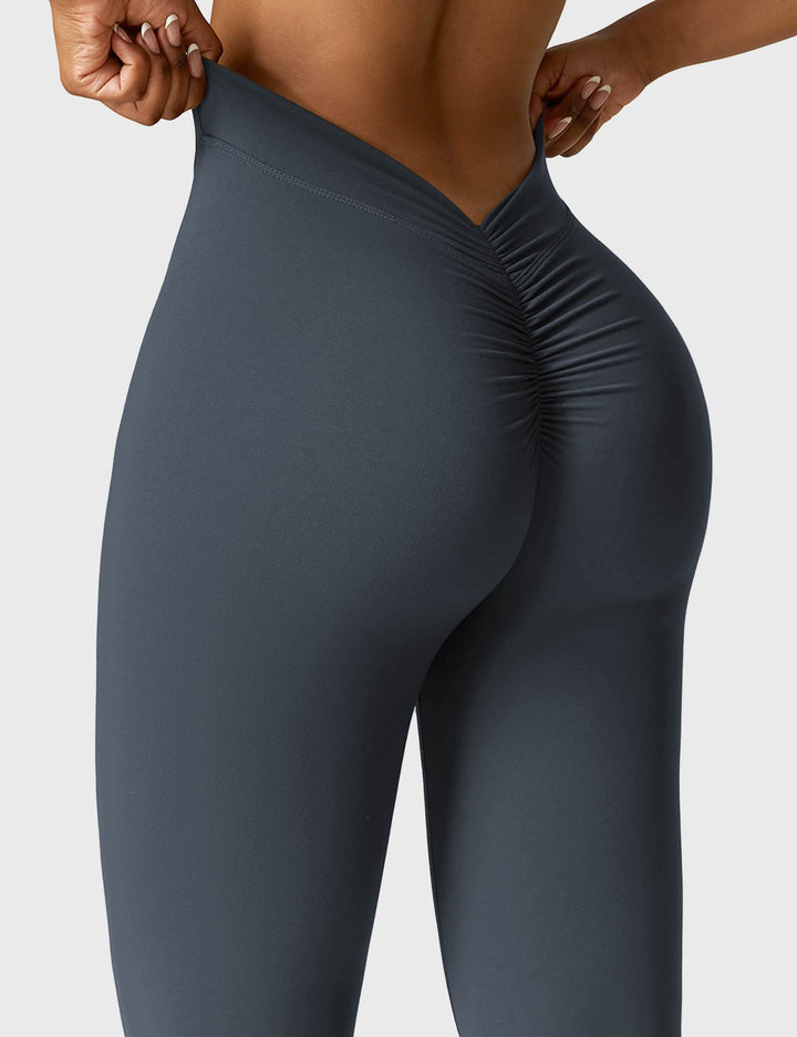 Echoarchiv | Ausgestellte Leggings mit V-Ausschnitt