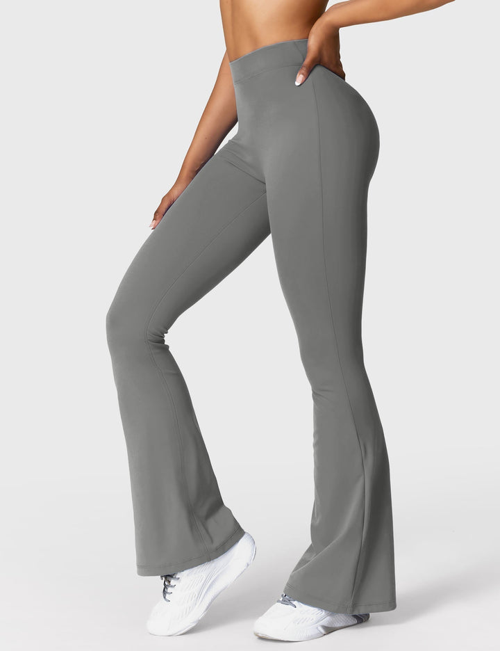 Echoarchiv | Ausgestellte Leggings mit V-Ausschnitt
