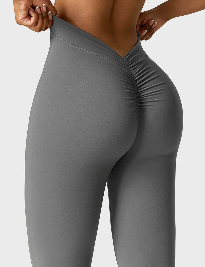 Echoarchiv | Ausgestellte Leggings mit V-Ausschnitt