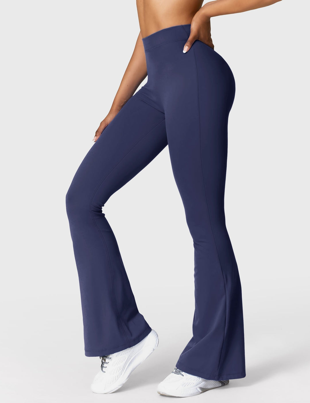 Echoarchiv | Ausgestellte Leggings mit V-Ausschnitt