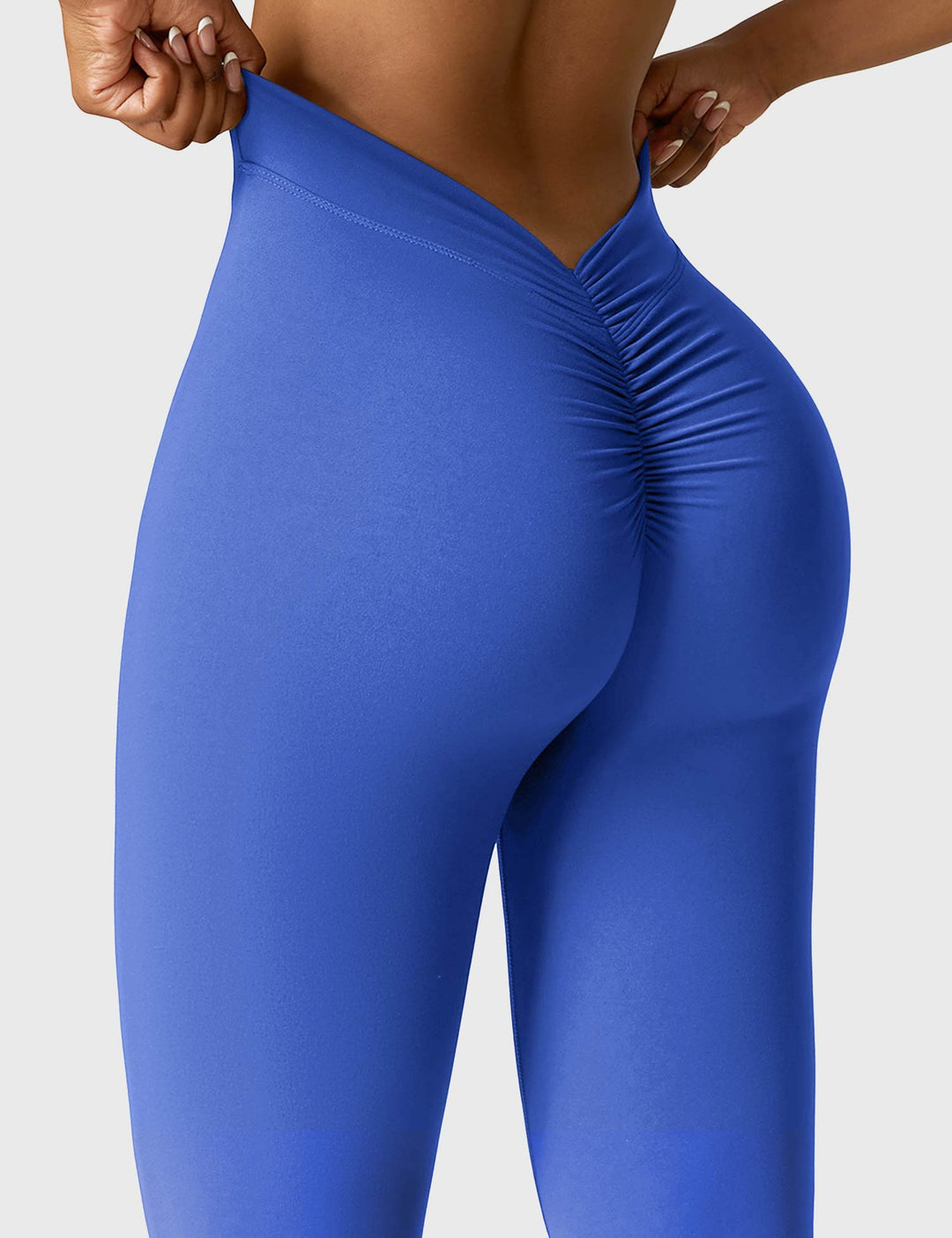 Echoarchiv | Ausgestellte Leggings mit V-Ausschnitt