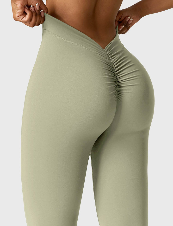 Echoarchiv | Ausgestellte Leggings mit V-Ausschnitt