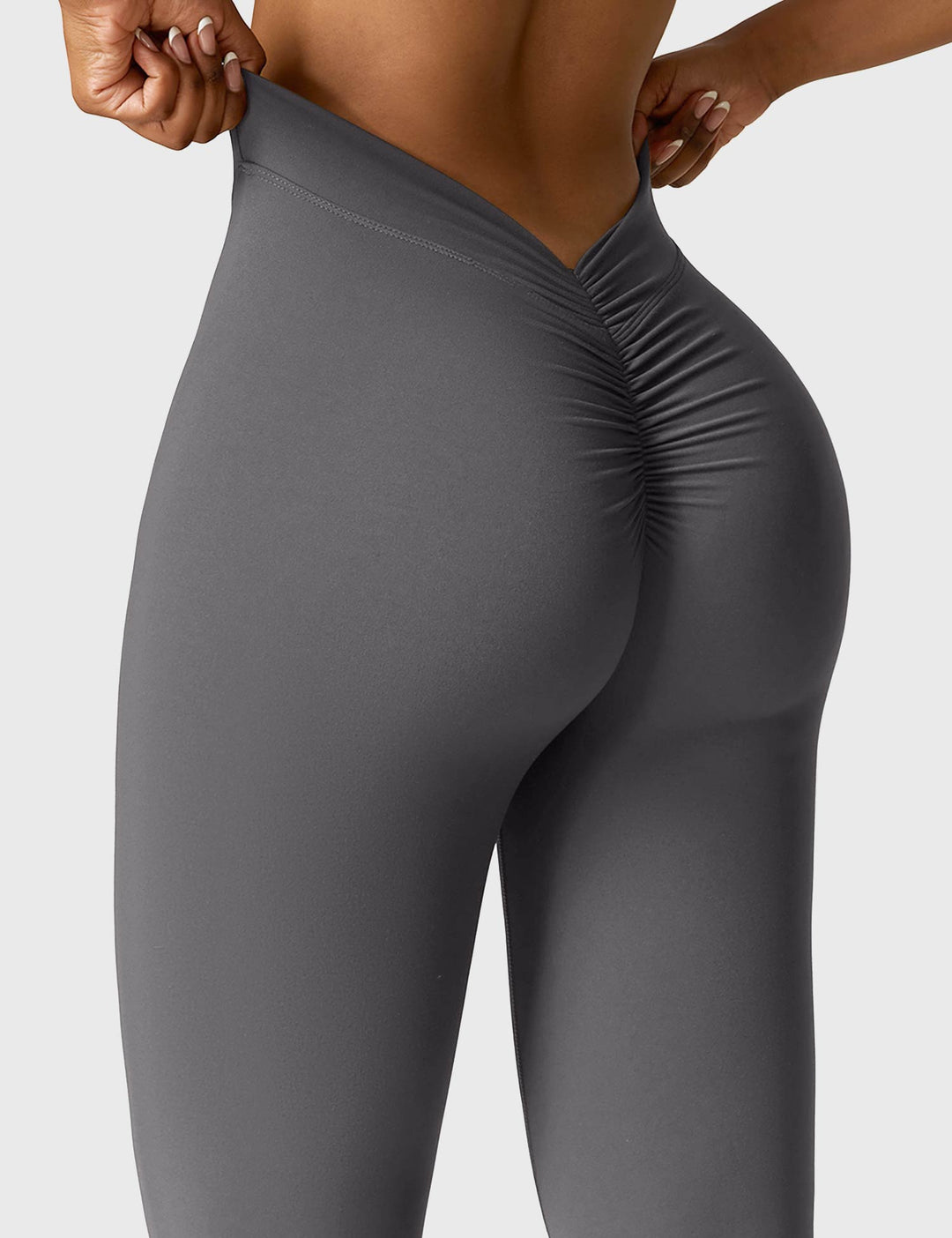 Echoarchiv | Ausgestellte Leggings mit V-Ausschnitt
